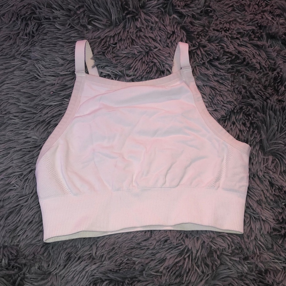 Non pad sports bra